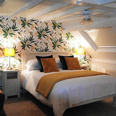 White Linen Whitby, Room Only ภายนอก รูปภาพ