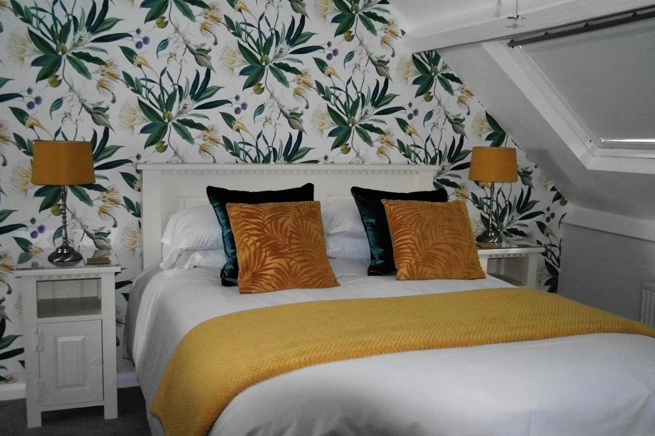 White Linen Whitby, Room Only ภายนอก รูปภาพ