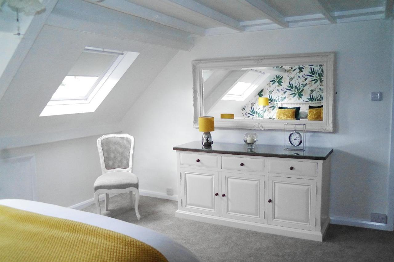 White Linen Whitby, Room Only ภายนอก รูปภาพ