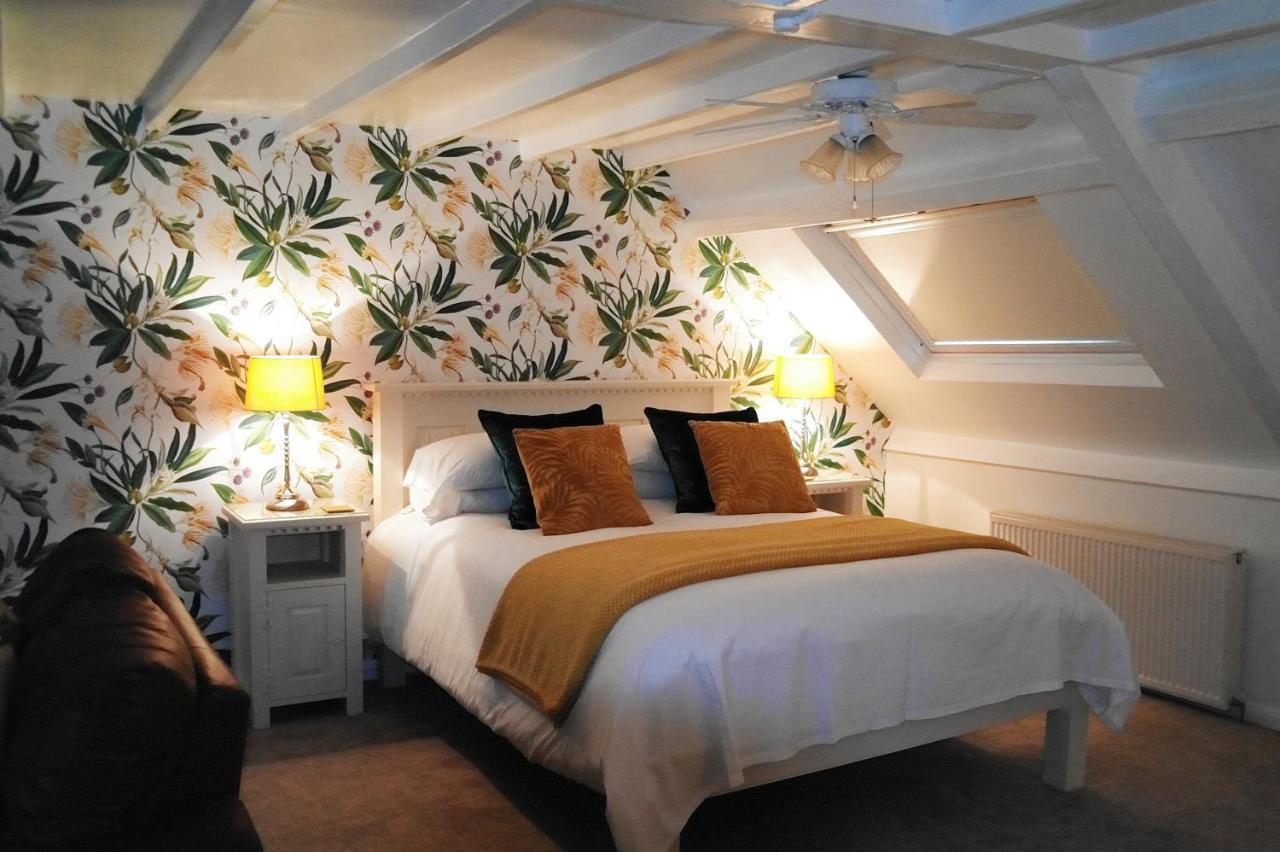 White Linen Whitby, Room Only ภายนอก รูปภาพ