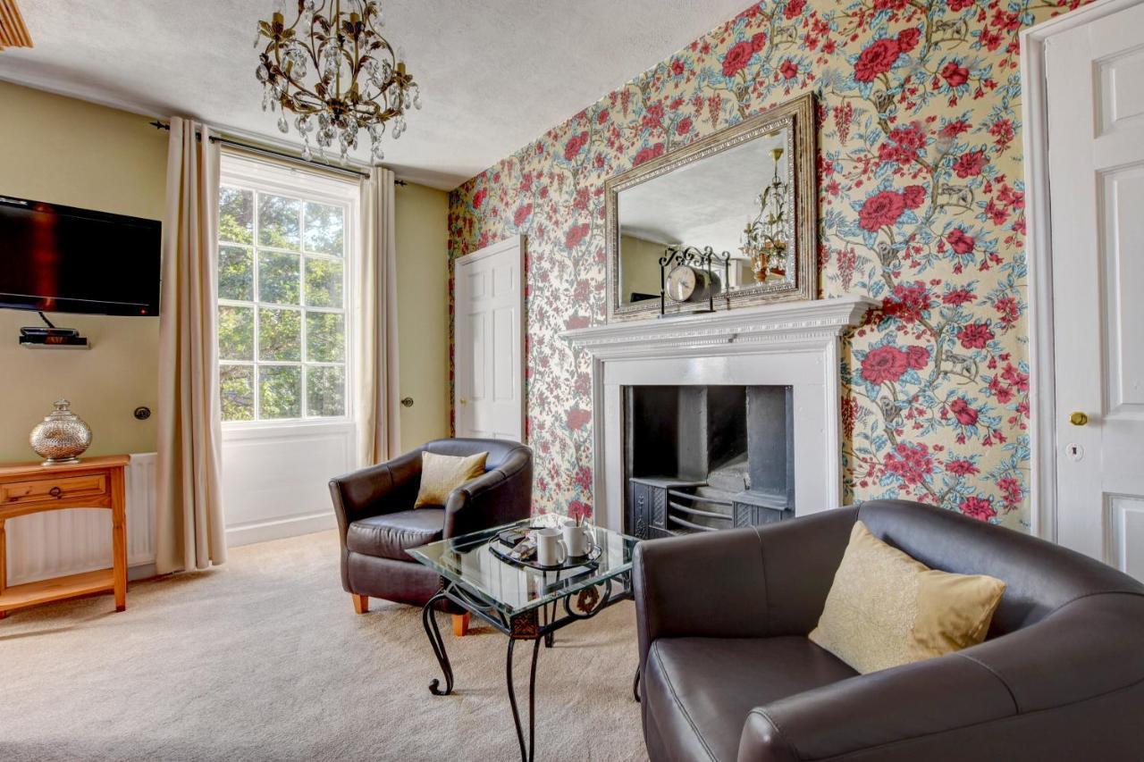 White Linen Whitby, Room Only ภายนอก รูปภาพ