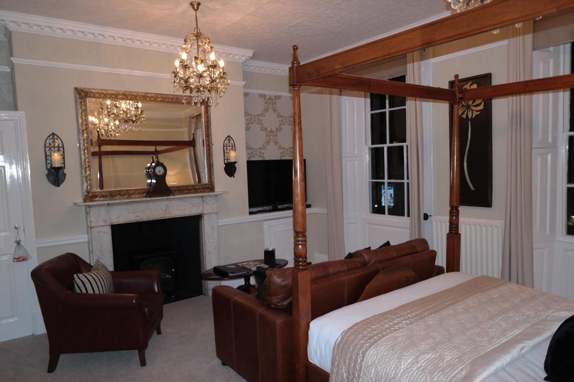 White Linen Whitby, Room Only ภายนอก รูปภาพ