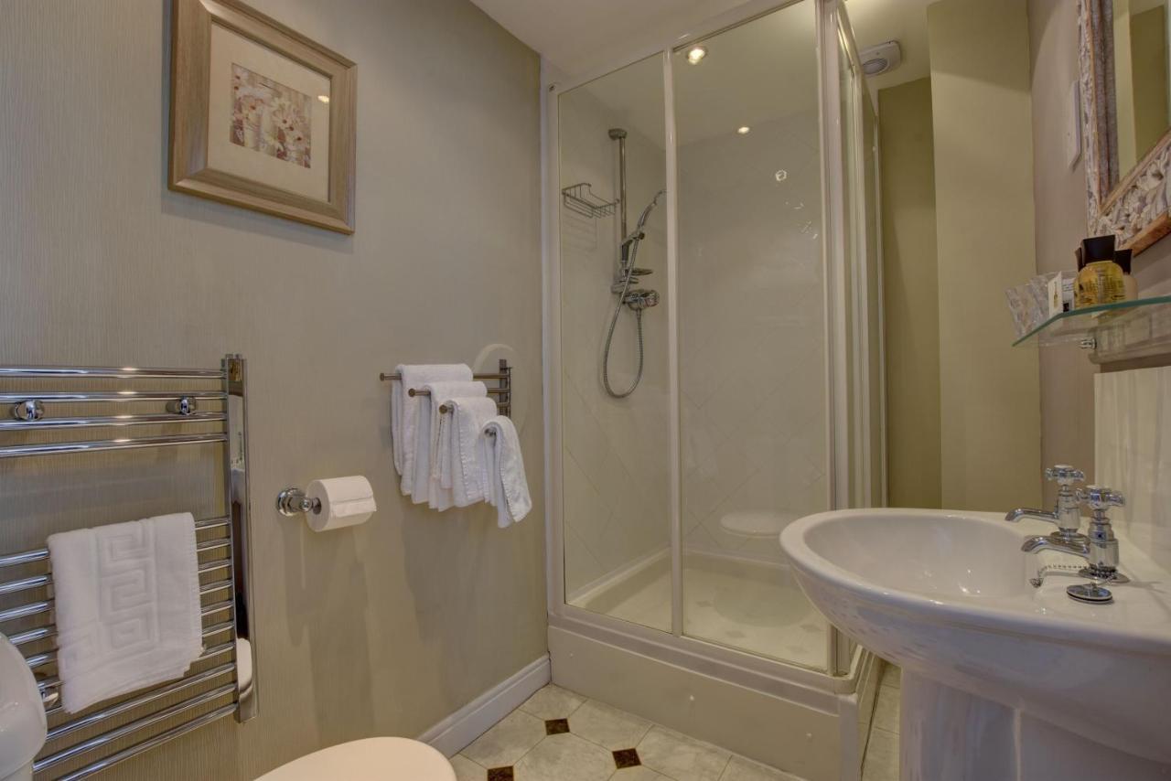 White Linen Whitby, Room Only ภายนอก รูปภาพ