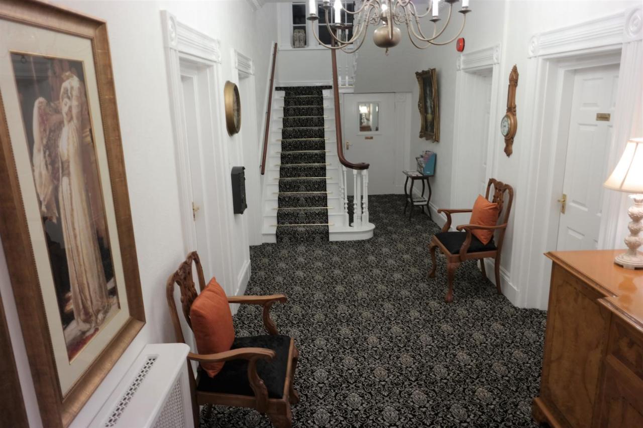 White Linen Whitby, Room Only ภายนอก รูปภาพ